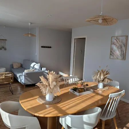 Le 101eme Dans Le Centre De Ste Mere Eglise Апартаменты *