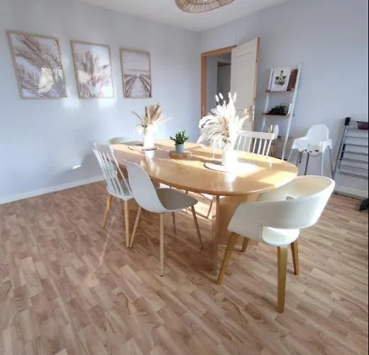 Le 101eme Dans Le Centre De Ste Mere Eglise Апартаменты