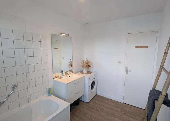 Le 101eme Dans Le Centre De Ste Mere Eglise Апартаменты *