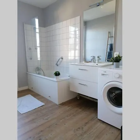 Le 101eme Dans Le Centre De Ste Mere Eglise * Sainte-Mère-Église