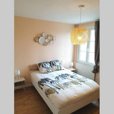 Le 101eme Dans Le Centre De Ste Mere Eglise * Sainte-Mère-Église