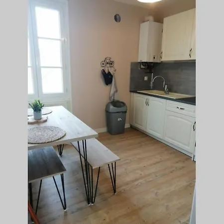 Daire Le 101eme Dans Le Centre De Ste Mere Eglise *