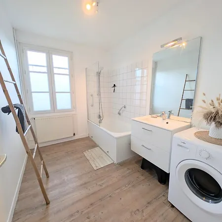 Le 101eme Dans Le Centre De Ste Mere Eglise