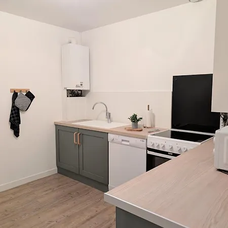 Le 101eme Dans Le Centre De Ste Mere Eglise *