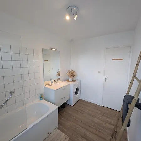 Le 101eme Dans Le Centre De Ste Mere Eglise Apartamento *