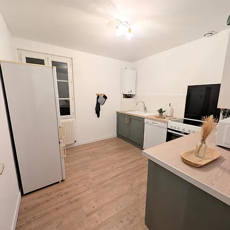 Le 101eme Dans Le Centre De Ste Mere Eglise Apartamento *