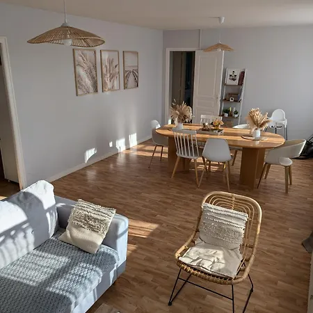 Le 101eme Dans Le Centre De Ste Mere Eglise Apartamento