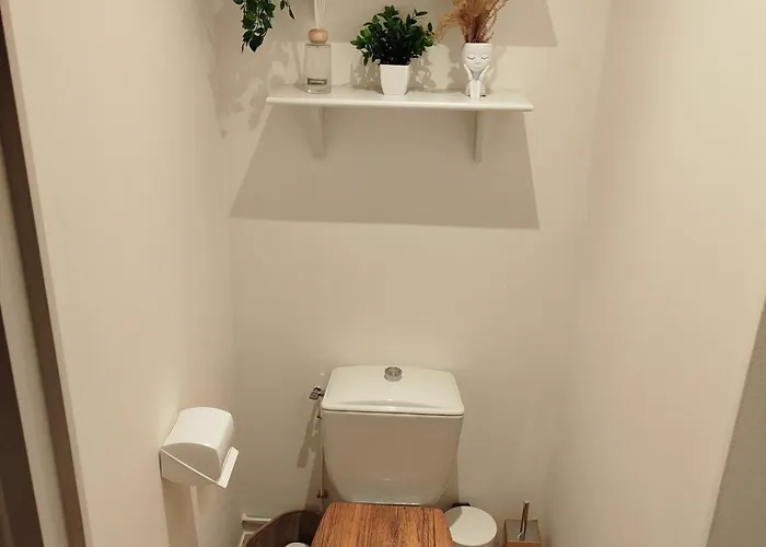 Le 101eme Dans Le Centre De Ste Mere Eglise * Sainte-Mère-Église